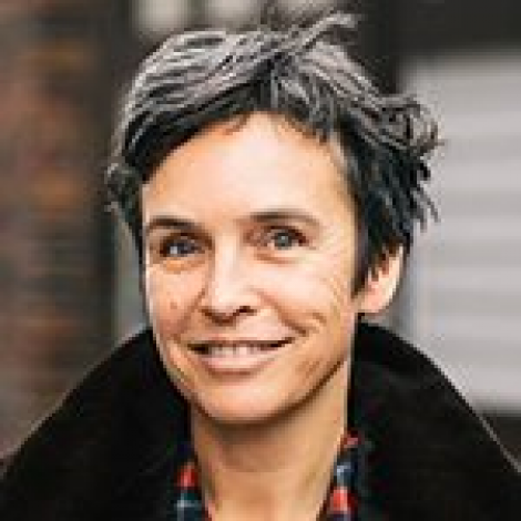 Dr. Joana Breidenbach