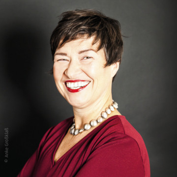 Dr. Katja von der Bey