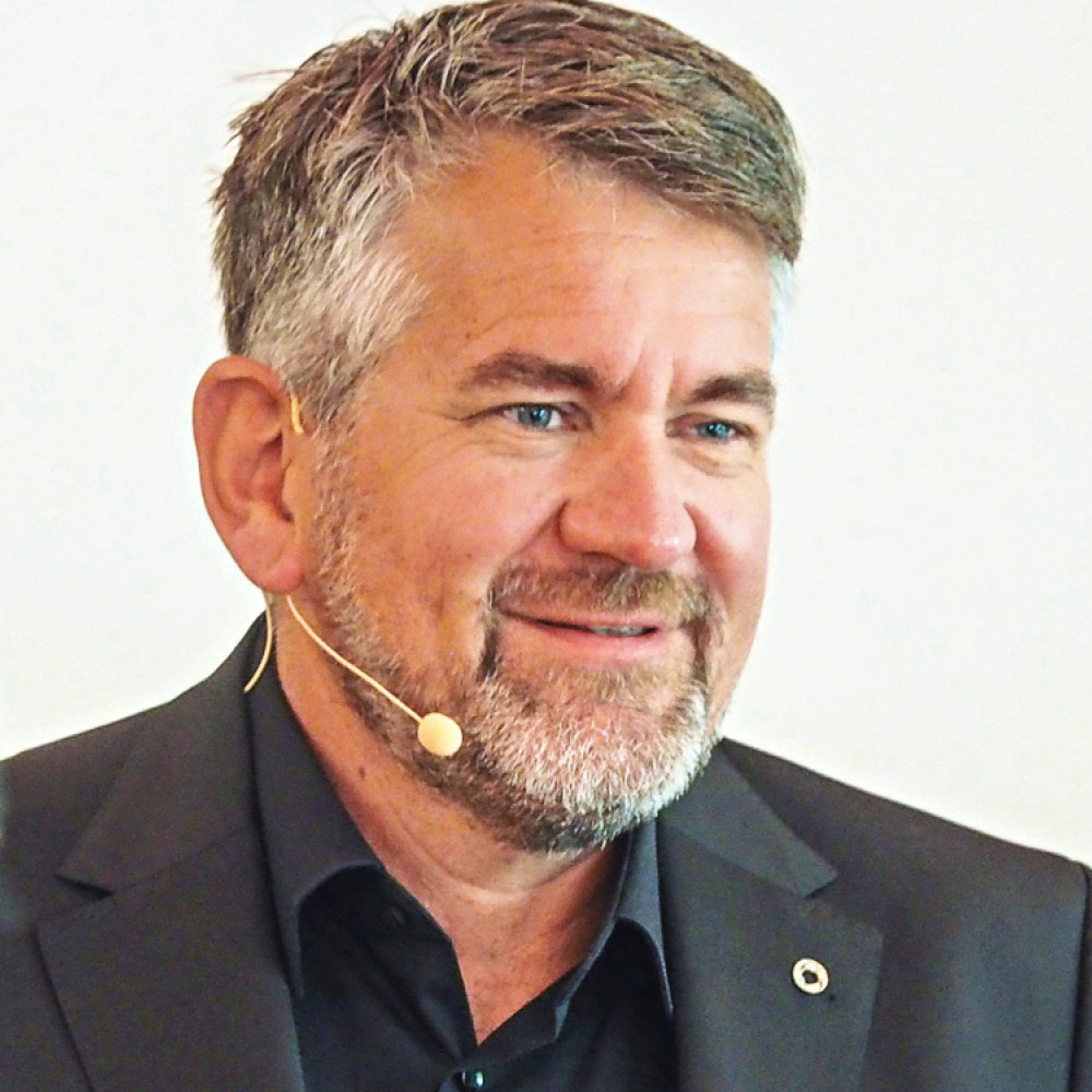 Dr. Dr. Cay von Fournier NEW WORK Experience